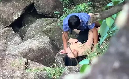 Poster of Lén lút chịch em đồng nghiệp bên bờ suối khi đi du lịch với công ty